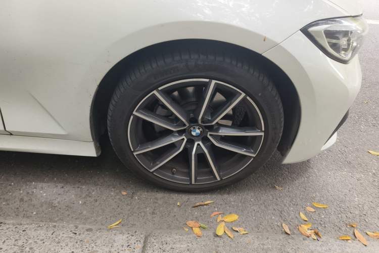 Used BMW 3 Series 2021 Second Facelift 325Li M Sport Package Right Front Wheel Hub