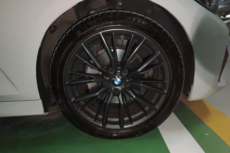 Used BMW 3 Series 2021 Facelifted 325Li M Sport Night Edition Package Right Front Wheel Hub