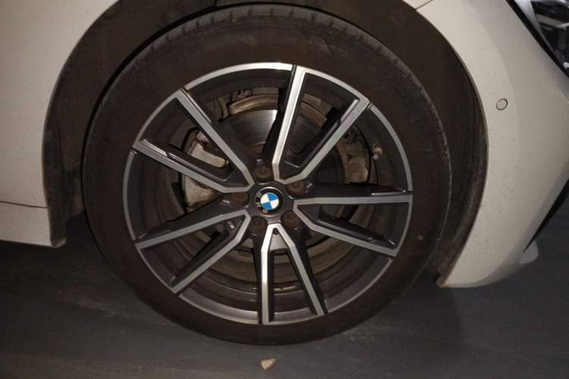 Used BMW 3 Series 2021 Restyled 325Li M Sport Package Right Front Wheel Hub
