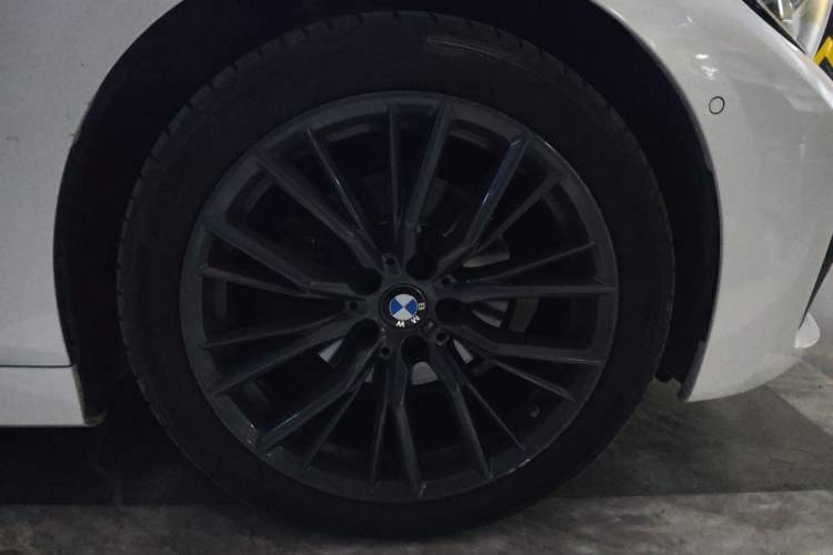 Used BMW 3 Series 2021 Facelifted 325Li M Sport Night Edition Package Right Front Wheel Hub
