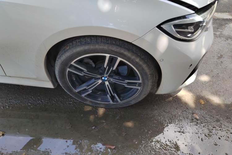Used BMW 3 Series 2021 Restyled 325i M Sport Package Right Front Wheel Hub