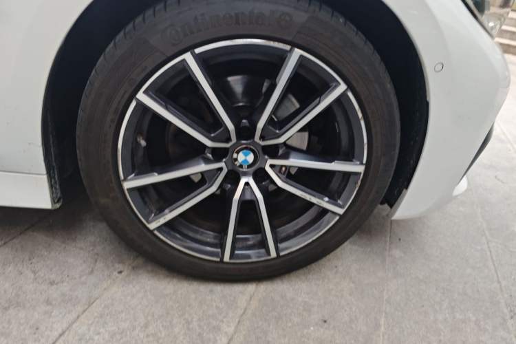 Used BMW 3 Series 2021 325Li M Sport Package Right Front Wheel Hub