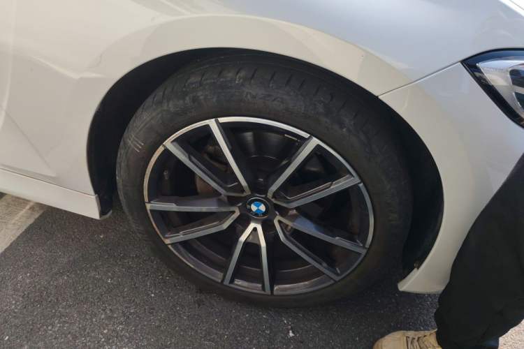 Used BMW 3 Series 2021 Facelifted 320Li M Sport Package Right Front Wheel Hub