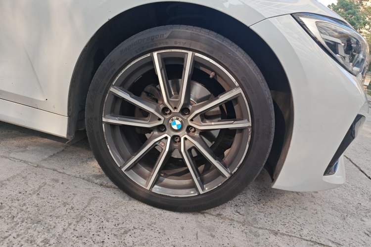 Used BMW 3 Series 2021 Second Facelift 320Li M Sport Package Right Front Wheel Hub