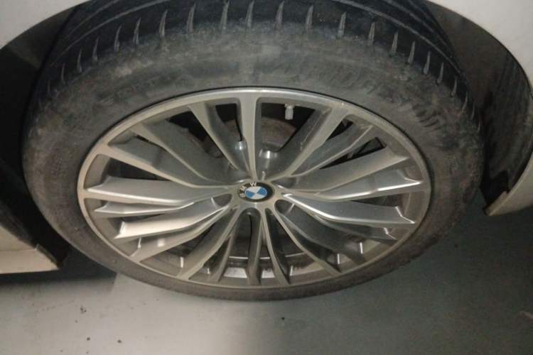 Used BMW 3 Series 2021 Restyled 320i Sport Package Right Front Wheel Hub