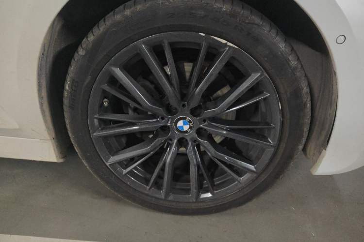 Used BMW 3 Series 2021 Facelifted 325Li M Sport Night Edition Package Right Front Wheel Hub