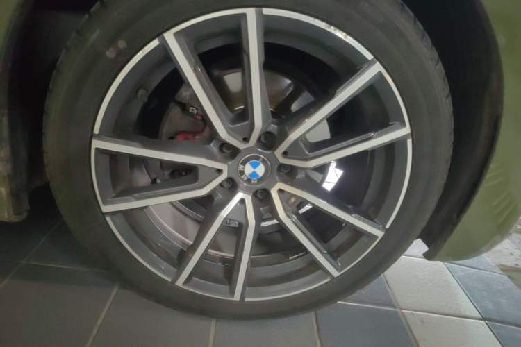 Used BMW 3 Series 2021 320Li M Sport Package Right Front Wheel Hub