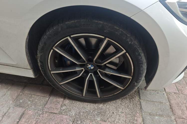 Used BMW 3 Series 2021 Facelifted 320Li M Sport Package Right Front Wheel Hub