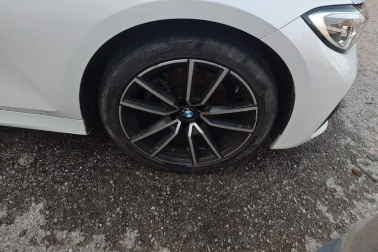 Used BMW 3 Series 2021 Second Facelift 320Li M Sport Package Right Front Wheel Hub