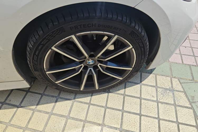 Used BMW 3 Series 2021 320Li M Sport Package Right Front Wheel Hub