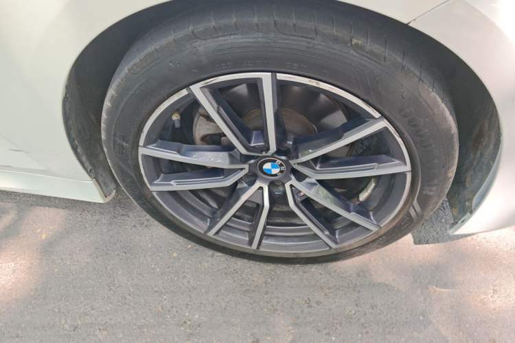 Used BMW 3 Series 2021 Facelifted 320Li M Sport Package Right Front Wheel Hub