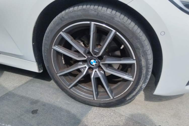 Used BMW 3 Series 2021 Restyled 325Li M Sport Package Right Front Wheel Hub