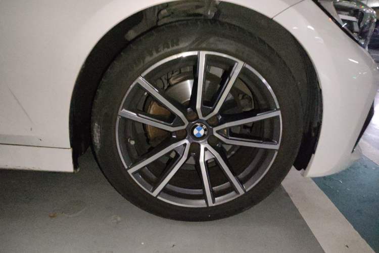 Used BMW 3 Series 2021 Second Facelift 320Li M Sport Package Right Front Wheel Hub