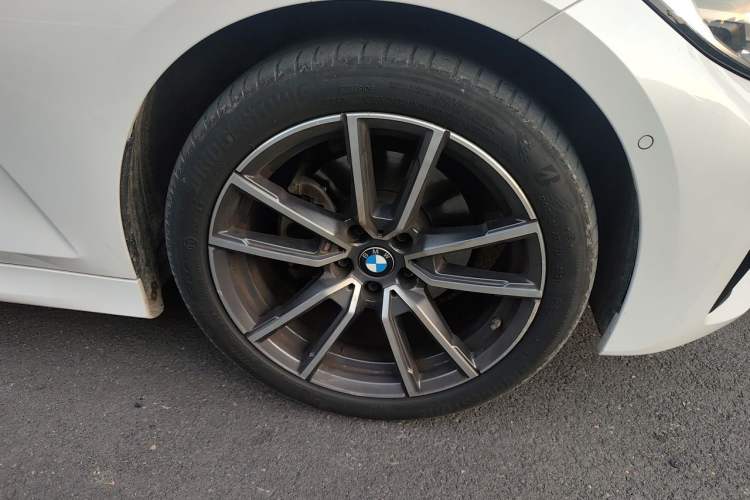 Used BMW 3 Series 2021 Restyled 325Li M Sport Package Right Front Wheel Hub
