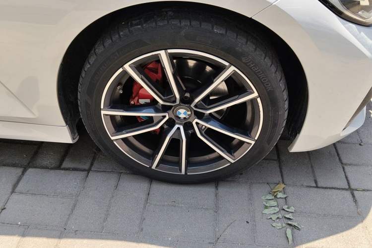 Used BMW 3 Series 2021 Second Facelift 320Li M Sport Package Right Front Wheel Hub