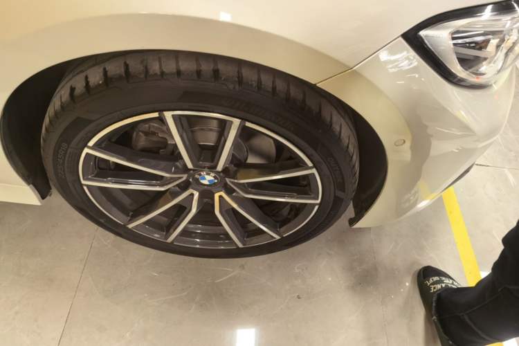 Used BMW 3 Series 2021 Second Facelift 325Li M Sport Package Right Front Wheel Hub