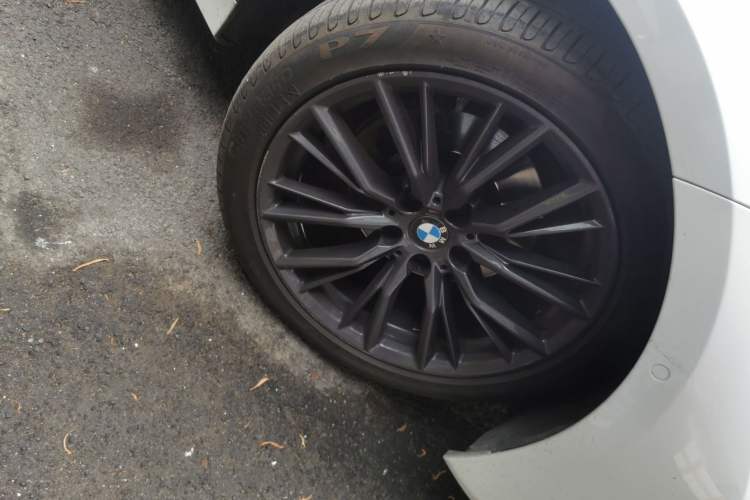 Used BMW 3 Series 2021 325i M Sport Night Edition package Right Front Wheel Hub