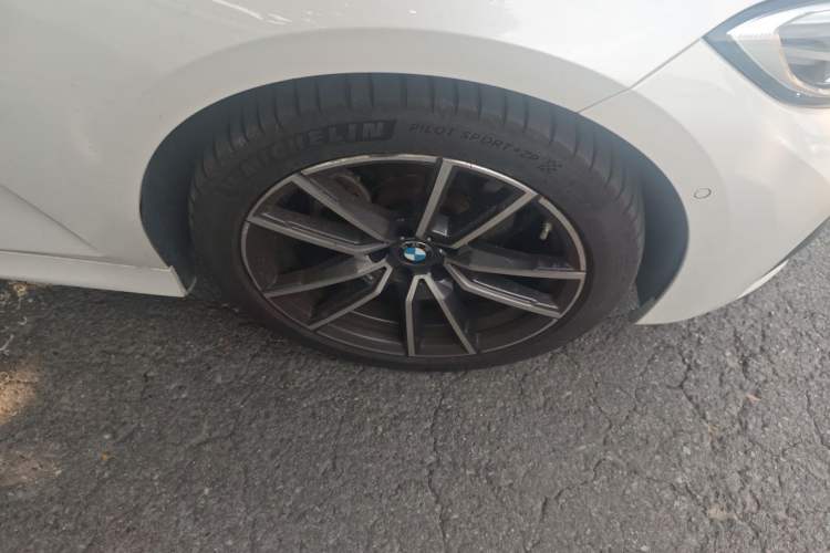 Used BMW 3 Series 2021 Restyled 325Li M Sport Package Right Front Wheel Hub