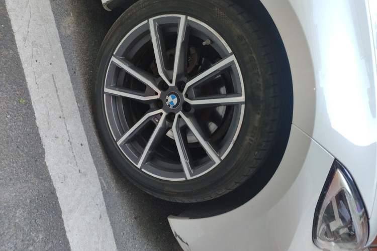 Used BMW 3 Series 2021 Second Facelift 320Li M Sport Package Right Front Wheel Hub