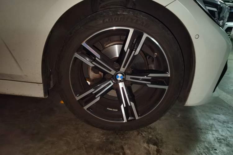 Used BMW 3 Series 2021 Restyled 325i M Sport Package Right Front Wheel Hub