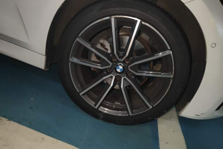 Used BMW 3 Series 2021 Restyled 325Li M Sport Package Right Front Wheel Hub