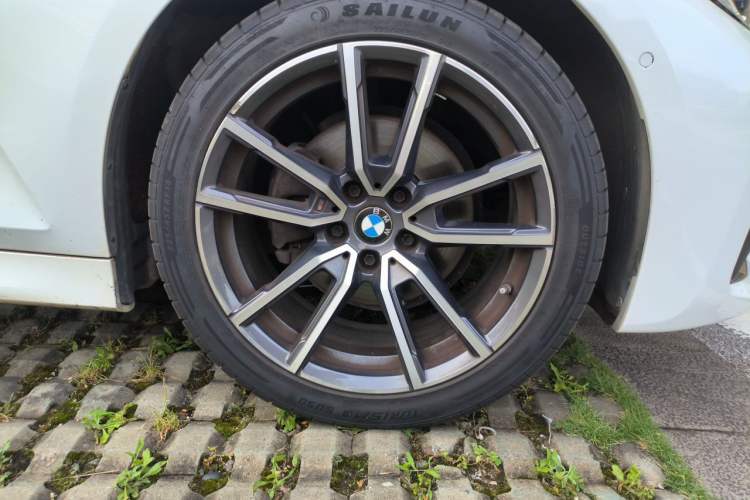 Used BMW 3 Series 2021 Facelifted 320Li M Sport Package Right Front Wheel Hub