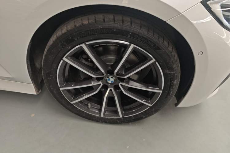 Used BMW 3 Series 2021 Facelifted 320Li M Sport Package Right Front Wheel Hub