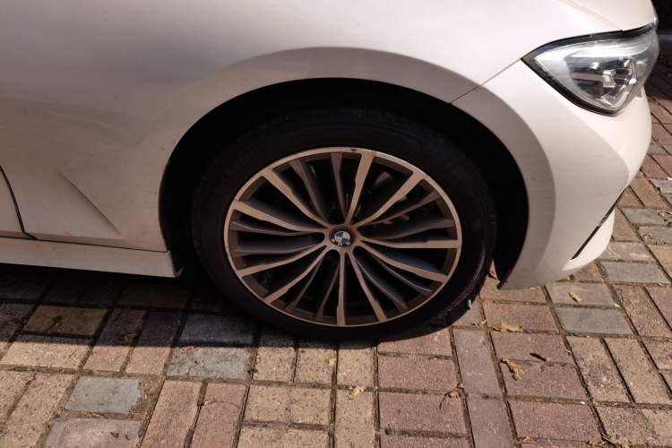 Used BMW 3 Series 2021 Restyled 320i Sport Package Right Front Wheel Hub