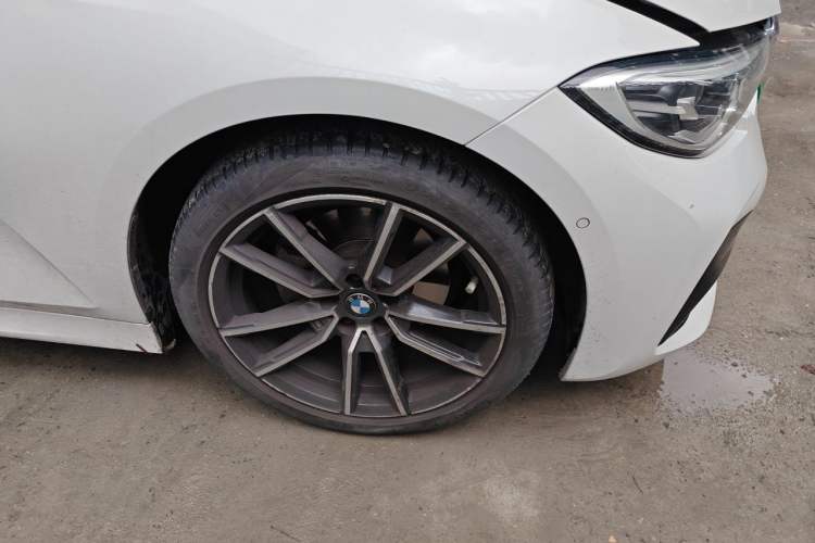 Used BMW 3 Series 2021 Restyled 325Li M Sport Package Right Front Wheel Hub