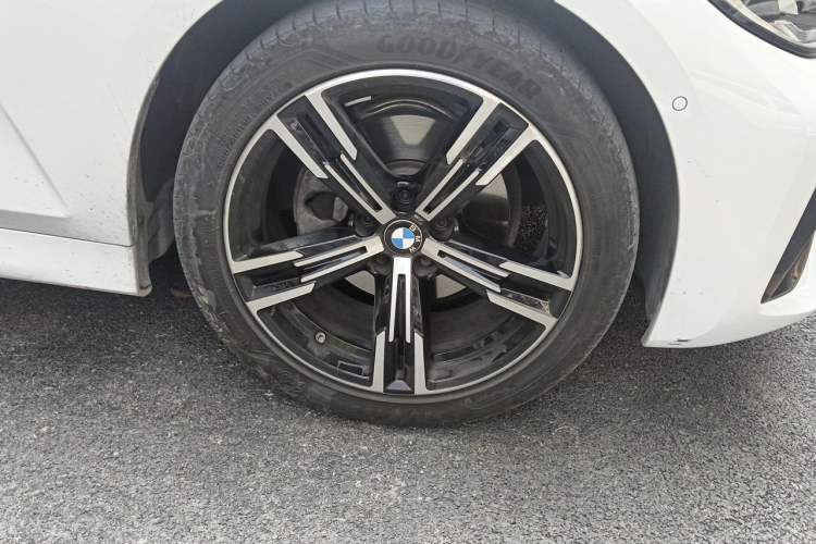 Used BMW 3 Series 2021 Second Facelift 325i M Sport Package Right Front Wheel Hub