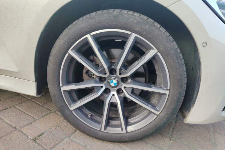 Used BMW 3 Series 2021 Restyled 325Li M Sport Package Right Front Wheel Hub