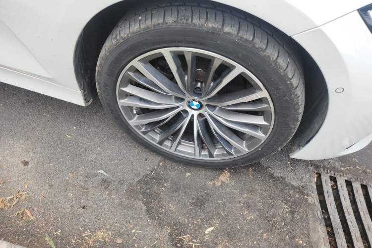 Used BMW 3 Series 2021 Restyled 320i Sport Package Right Front Wheel Hub