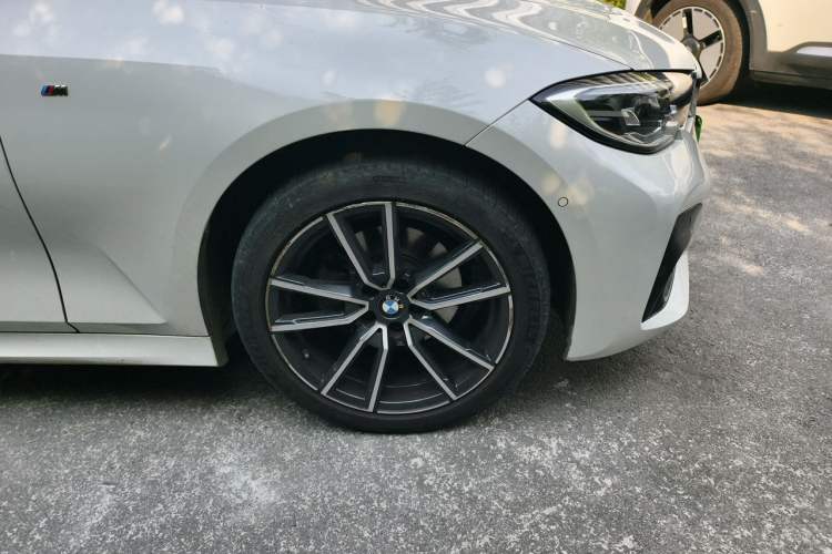 Used BMW 3 Series 2021 Restyled 325Li M Sport Package Right Front Wheel Hub