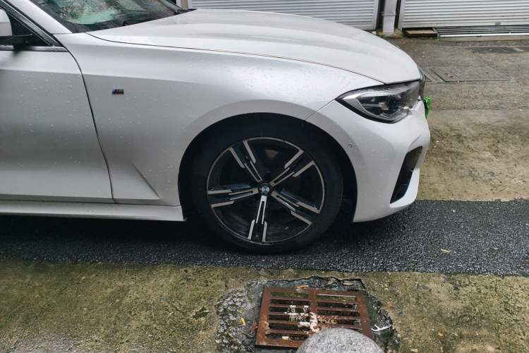 Used BMW 3 Series 2021 325i M Sport Package Right Front Wheel Hub