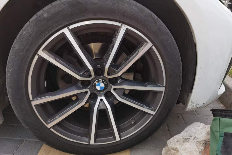 Used BMW 3 Series 2021 Second Facelift 320Li M Sport Package Right Front Wheel Hub