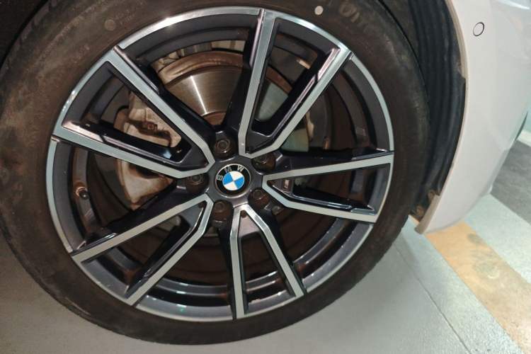 Used BMW 3 Series 2021 Restyled 325Li M Sport Package Right Front Wheel Hub
