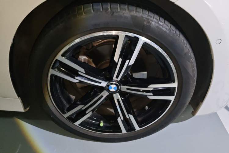 Used BMW 3 Series 2021 Second Facelift 325i M Sport Package Right Front Wheel Hub