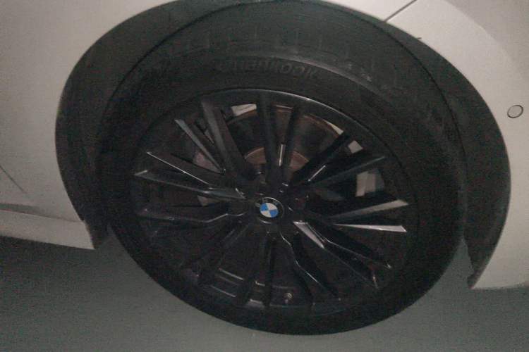 Used BMW 3 Series 2021 325i M Sport Night Edition package Right Front Wheel Hub