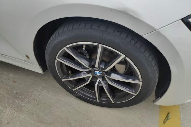 Used BMW 3 Series 2021 320Li M Sport Package Right Front Wheel Hub