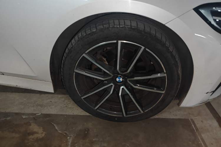 Used BMW 3 Series 2021 Facelifted 320Li M Sport Package Right Front Wheel Hub