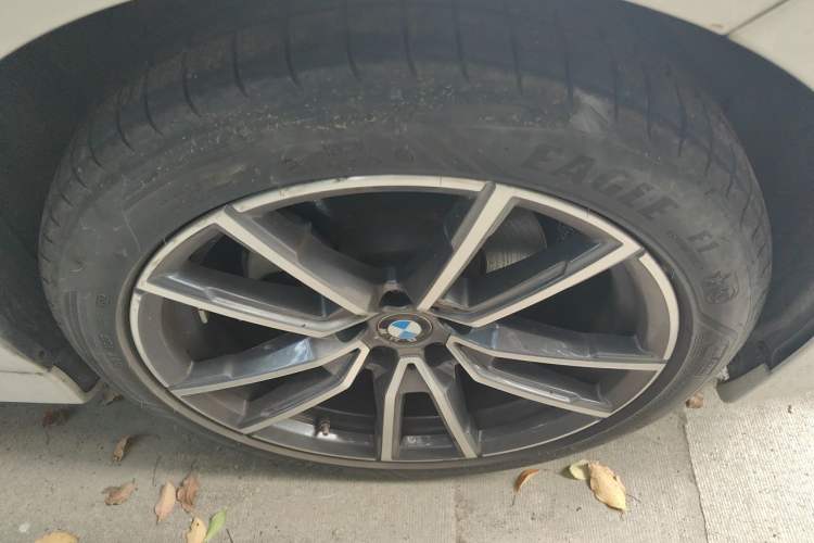 Used BMW 3 Series 2021 320Li M Sport Package Right Front Wheel Hub