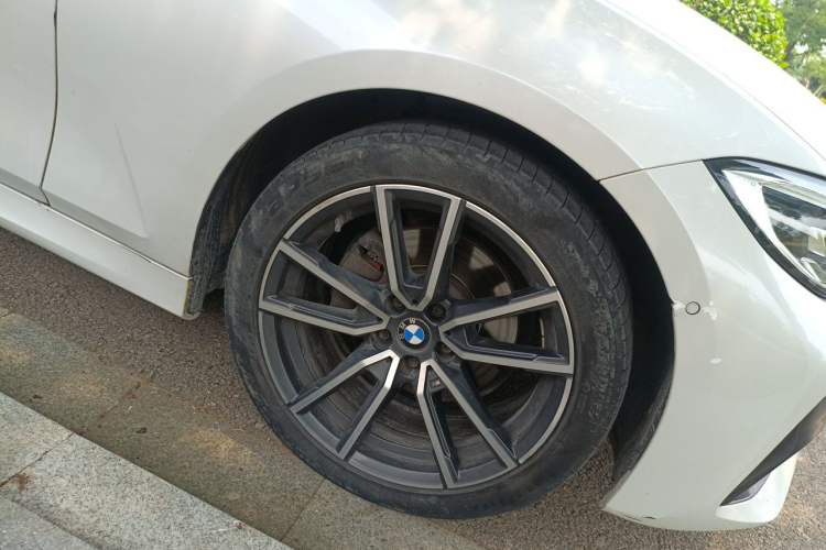 Used BMW 3 Series 2021 Restyled 325Li M Sport Package Right Front Wheel Hub