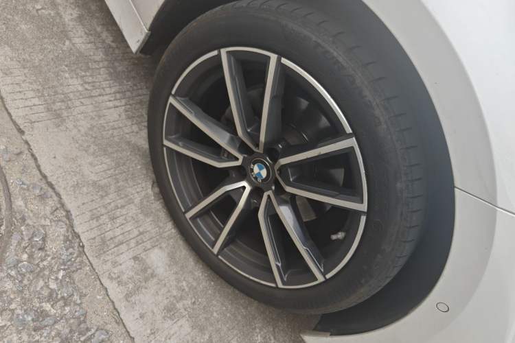 Used BMW 3 Series 2021 Restyled 325Li M Sport Package Right Front Wheel Hub