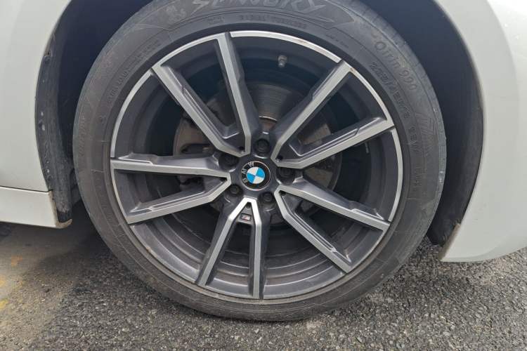 Used BMW 3 Series 2021 Facelifted 320Li M Sport Package Right Front Wheel Hub
