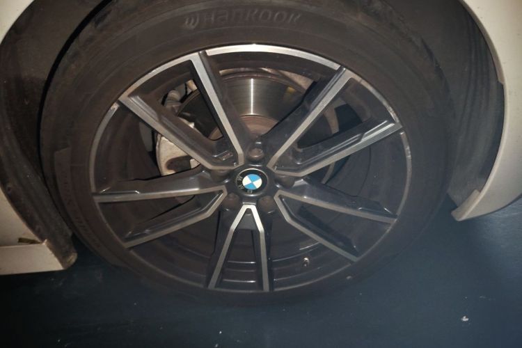 Used BMW 3 Series 2021 Second Facelift 320Li M Sport Package Right Front Wheel Hub