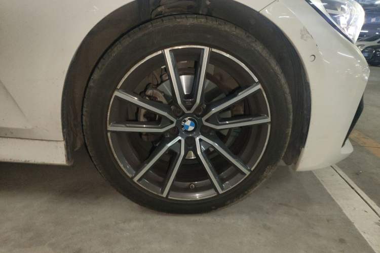 Used BMW 3 Series 2021 Second Facelift 325Li M Sport Package Right Front Wheel Hub