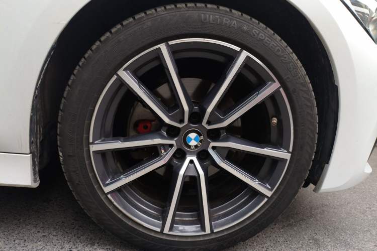 Used BMW 3 Series 2021 320Li M Sport Package Right Front Wheel Hub