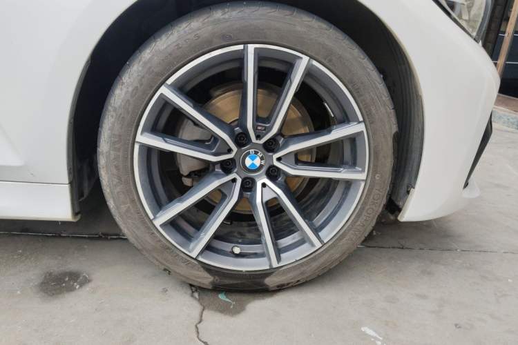 Used BMW 3 Series 2021 Facelifted 320Li M Sport Package Right Front Wheel Hub