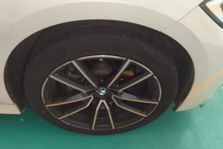 Used BMW 3 Series 2021 Facelifted 320Li M Sport Package Right Front Wheel Hub