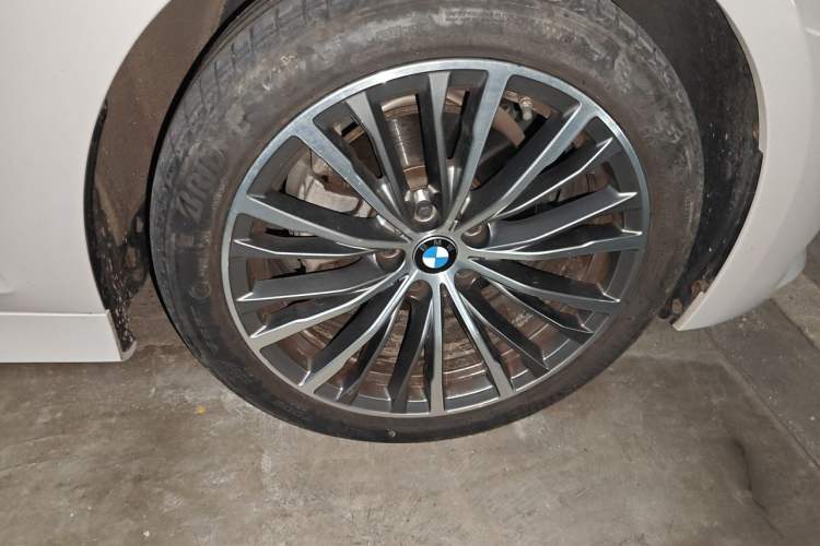 Used BMW 3 Series 2021 Restyled 320i Sport Package Right Front Wheel Hub